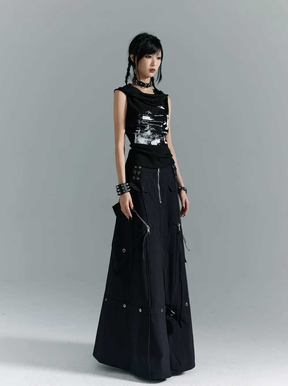 Frustration Garden Gothic Cargo Maxi Skirt - Black Floor-Length with Zipper Details and Multiple Pockets