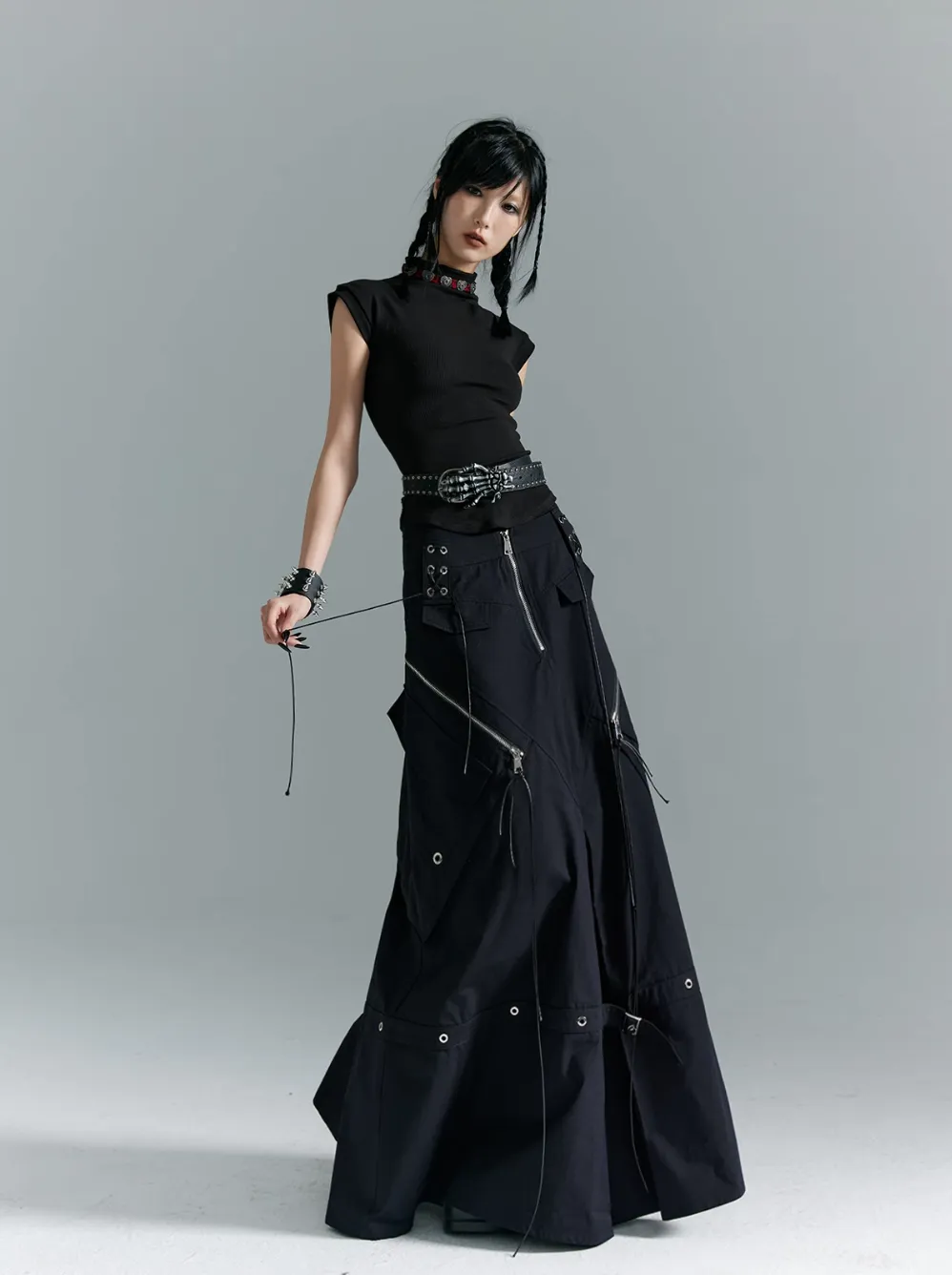 Frustration Garden Gothic Cargo Maxi Skirt - Black Floor-Length with Zipper Details and Multiple Pockets