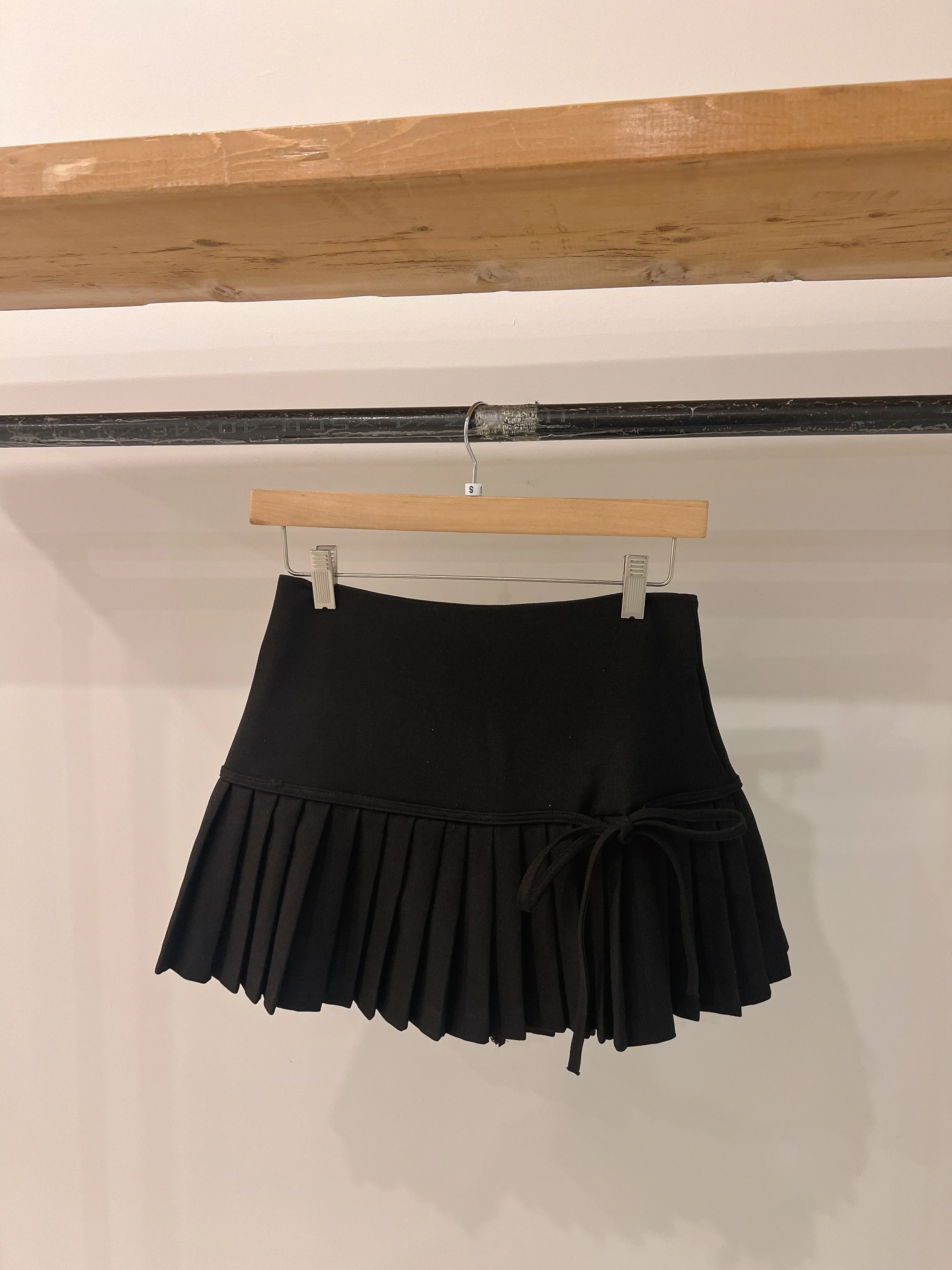 JENNA Pleated mini skirt