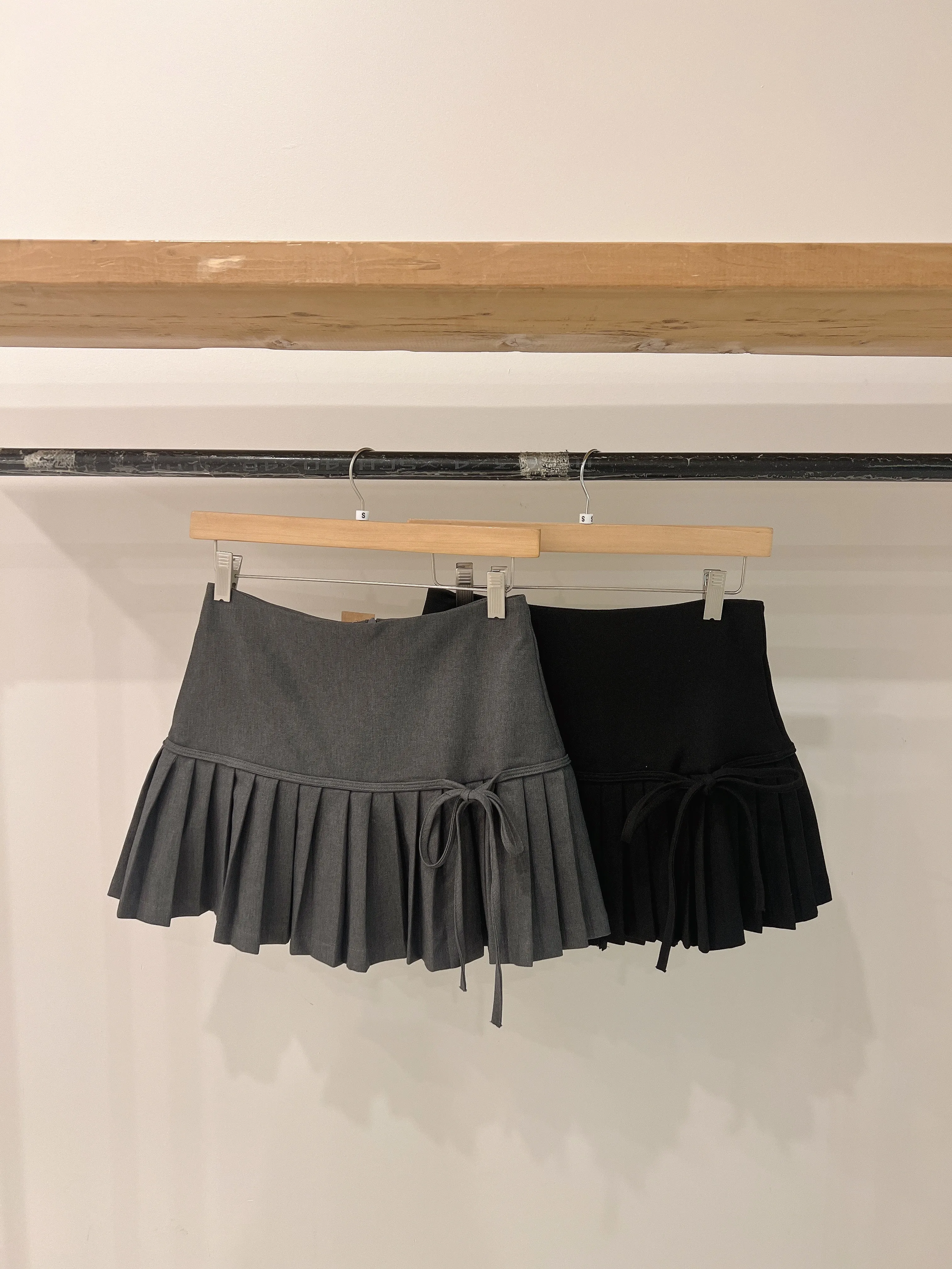 JENNA Pleated mini skirt