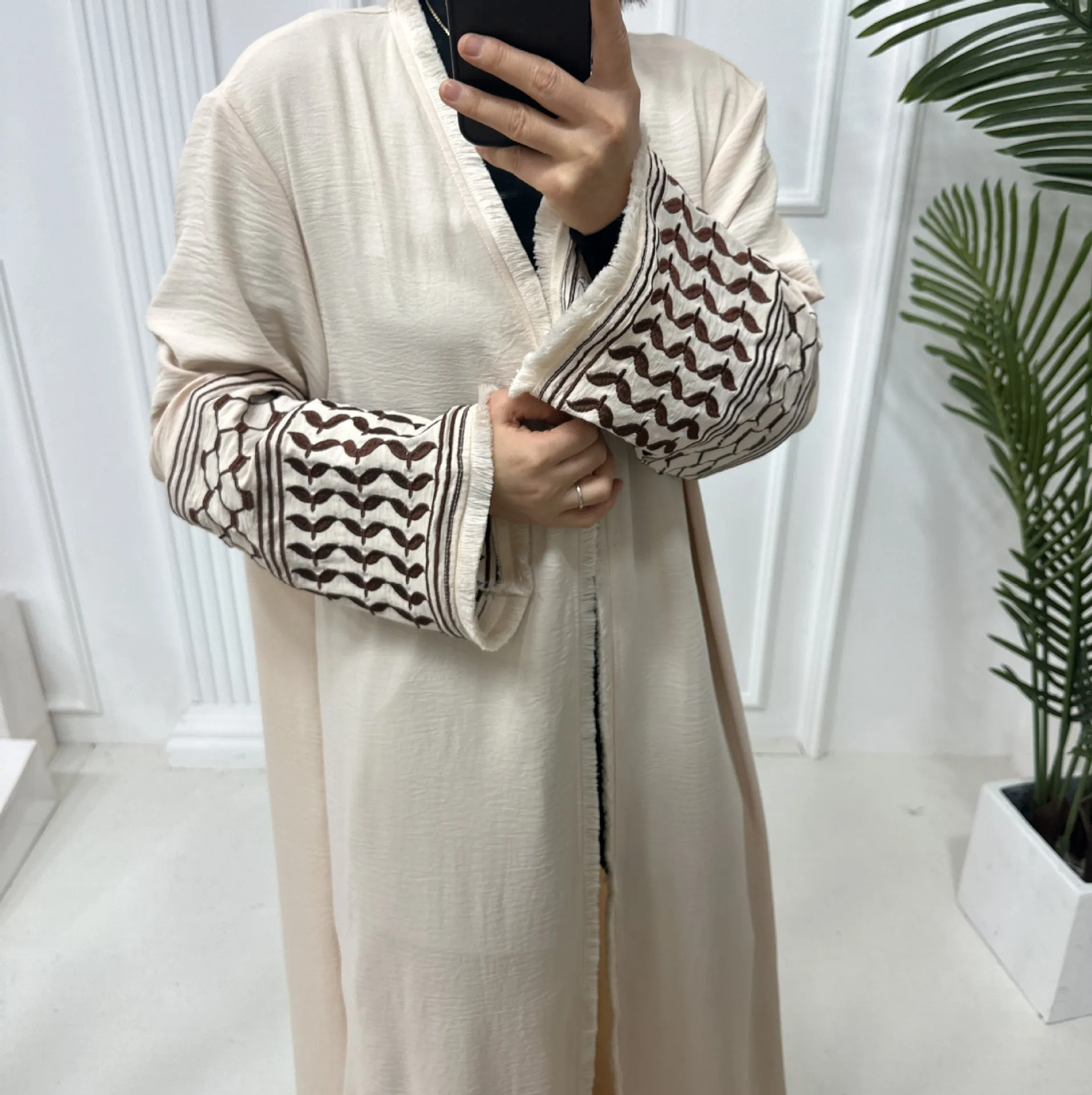 LR763 Dubai Middle East Turkey Dubai Flower Embroidered Tassel Abaya Cardigan Robe